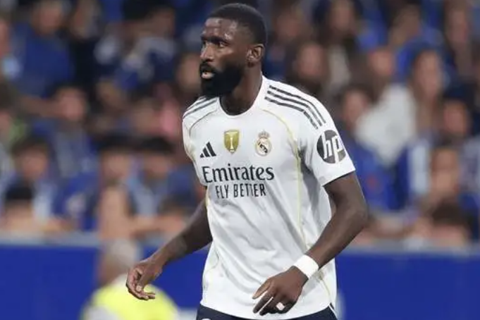 皇马后卫吕迪格：复出困境与未来悬念