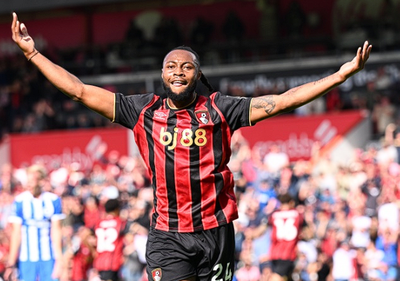 曼城引援动态:塞梅尼奥转会博弈与各方角力