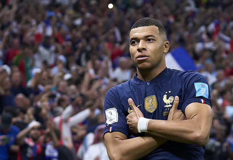 弗里克西超杯决赛前发布会:聚焦团队,无惧挑战