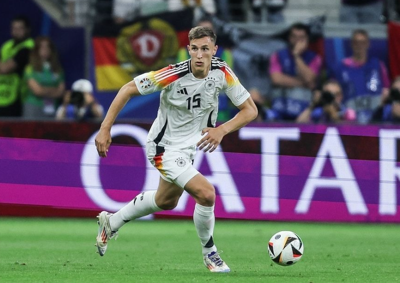 多特蒙德续约策略深度解析：施洛特贝克条款的竞技与商业双重考量